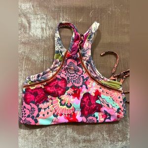 Maaji swimwear bikini top. Like new. Reversible. M (small medium!)